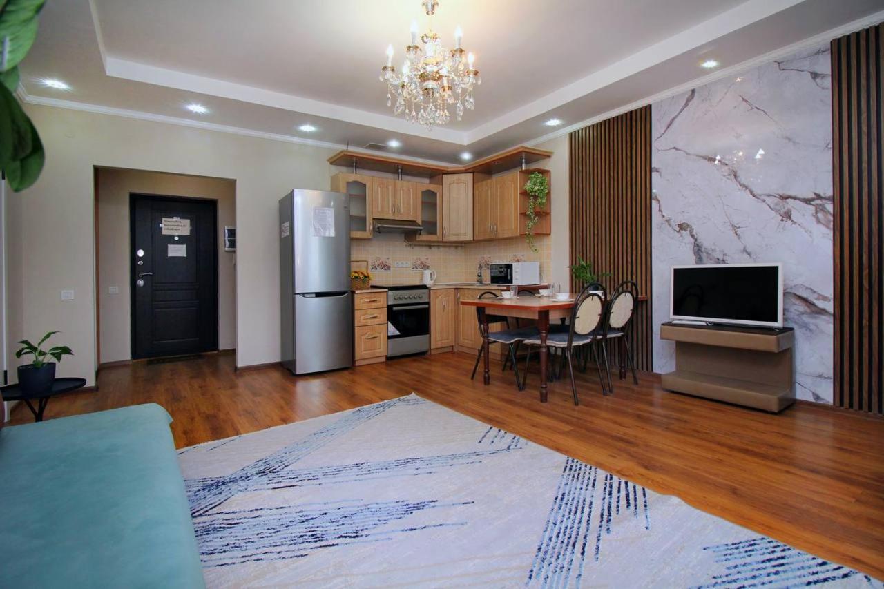 2 Ком Студия На 18 Этаже С Панорамным Видом На Горы В Жк Мега Тауер Almaty Exterior photo